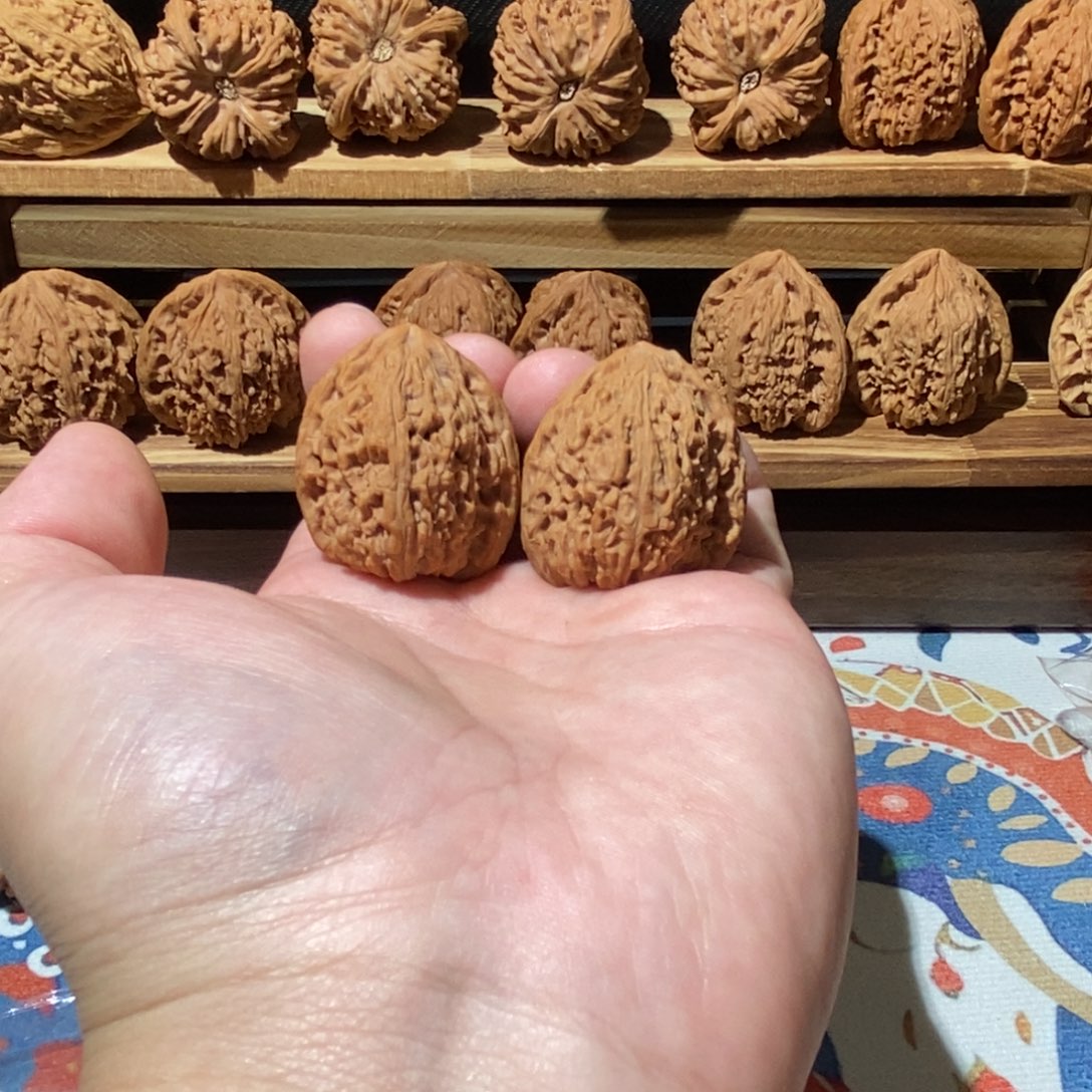 文玩核桃吊坠南疆