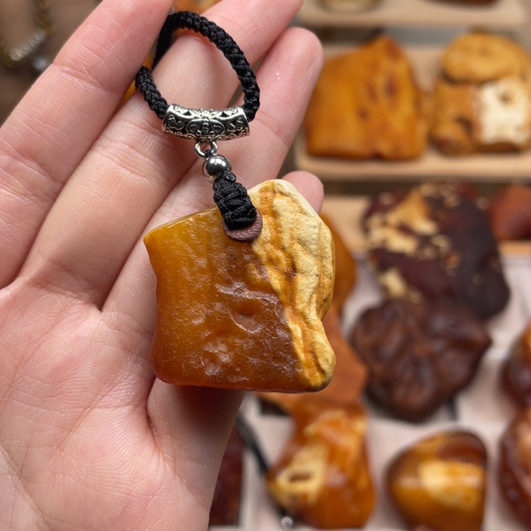 琥珀未镶嵌珠宝奇石