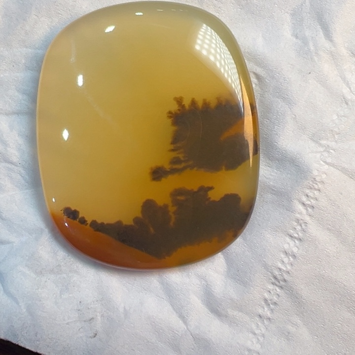 石英质玉（黄龙玉）颈饰未镶嵌