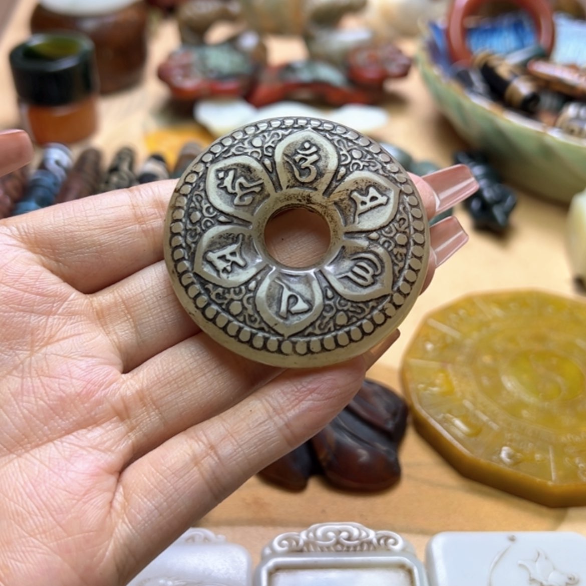 【闪购商品】蛇纹石玉颈饰未镶嵌