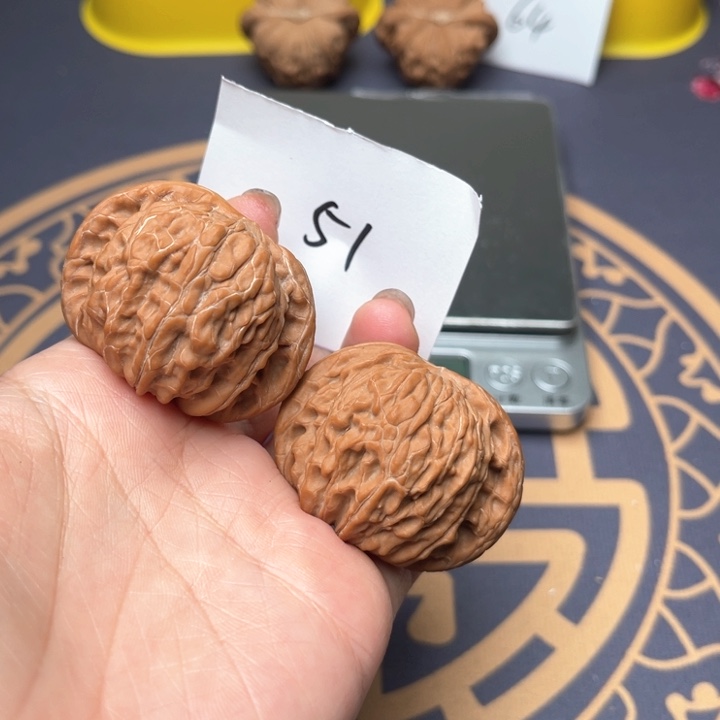 文玩核桃把件42.8磨盘