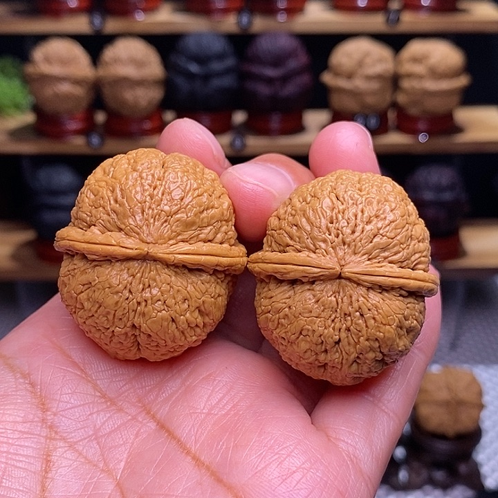 文玩核桃把件脑纹元宝20