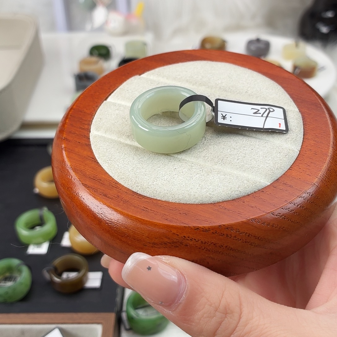 和田玉未镶嵌戒指Q1奶蓝圆切内径18.1