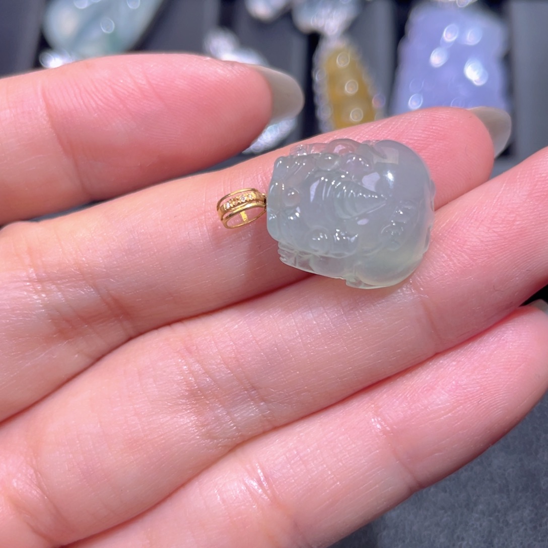 颈饰18K金镶嵌翡翠翡翠