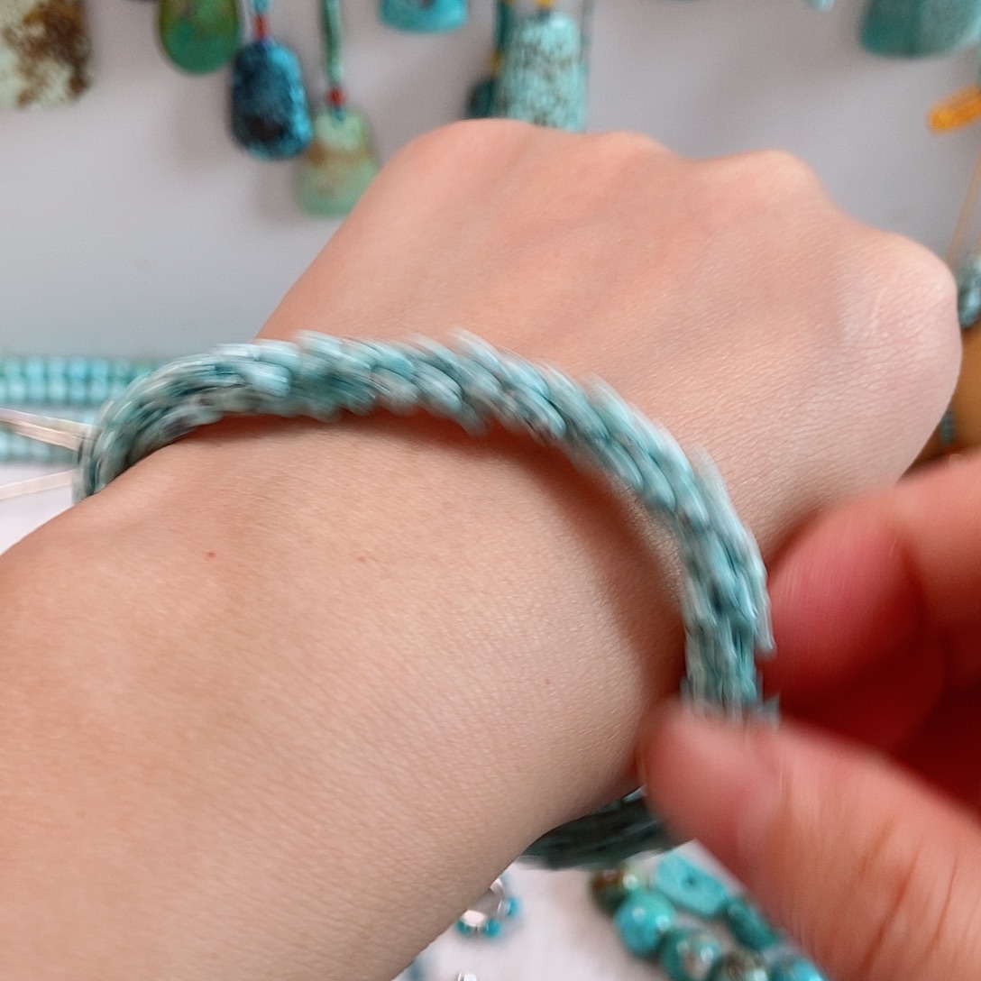 未镶嵌绿松石珠宝奇石