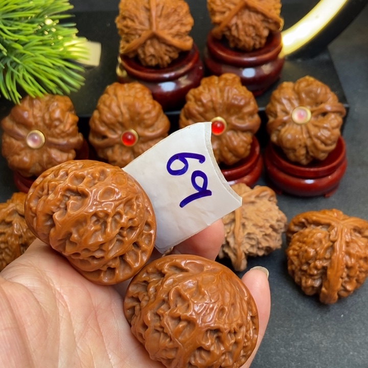 文玩核桃把件43宫灯69