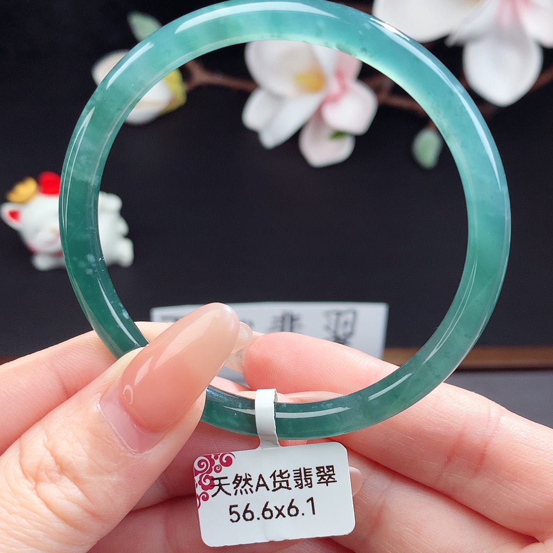 翡翠手镯（圆镯）未镶嵌