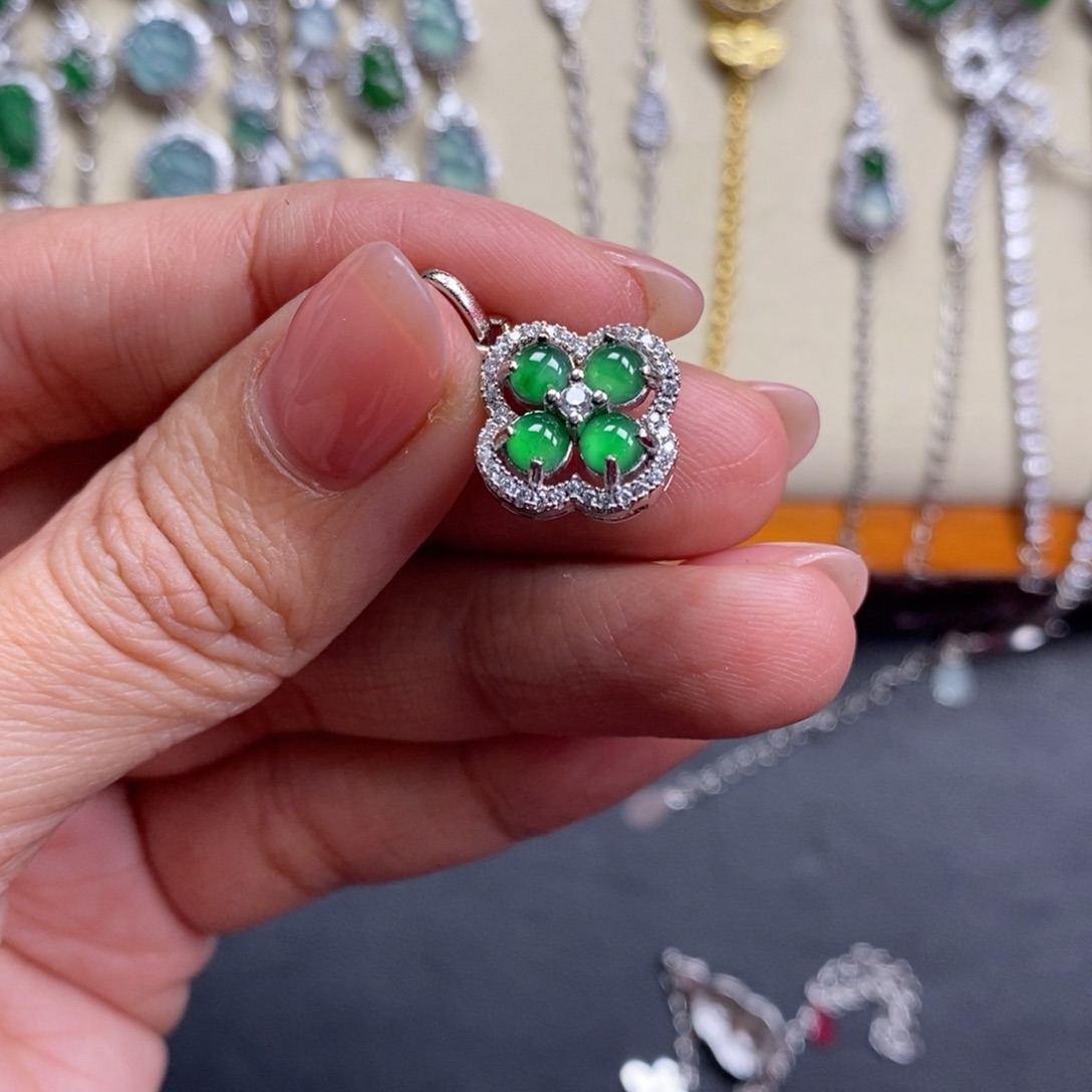 翡翠颈饰未镶嵌翡翠