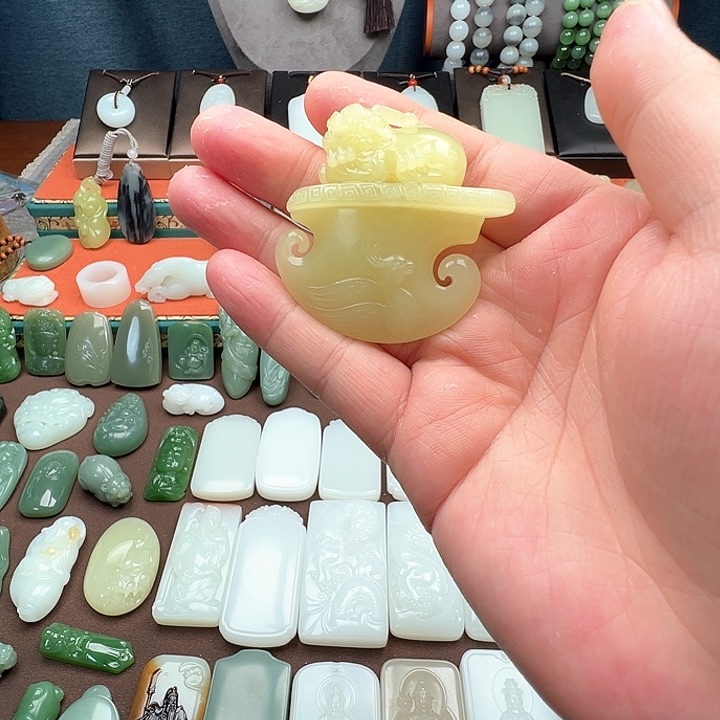 和田玉颈饰未镶嵌