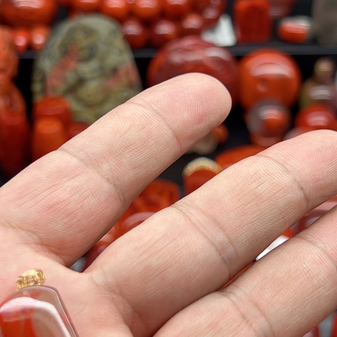 南红玛瑙吊坠18K金镶嵌大*猴