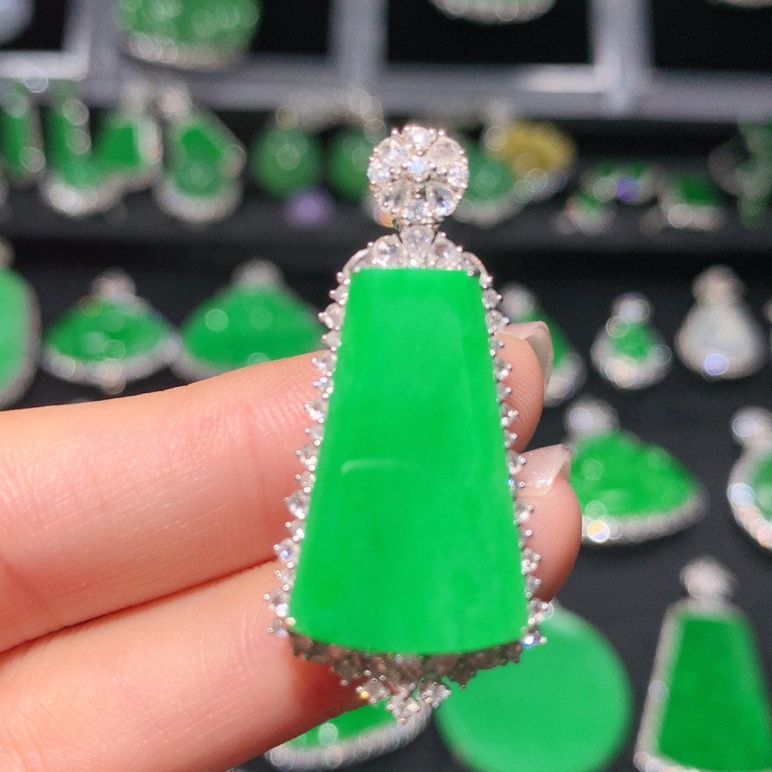 翡翠18K金镶嵌吊坠(不含链)翡翠