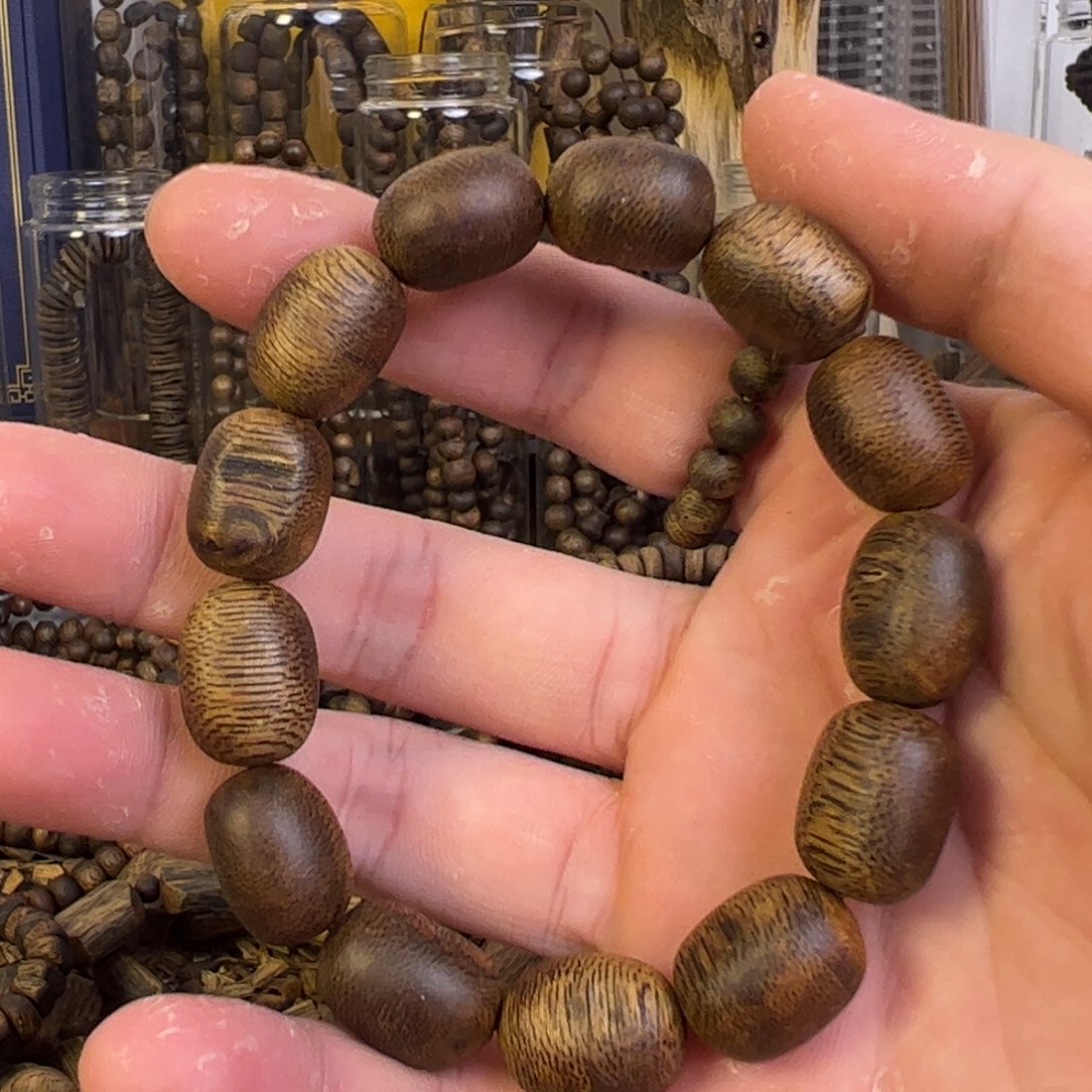 美***i沉香手串乌身圆叶手串11