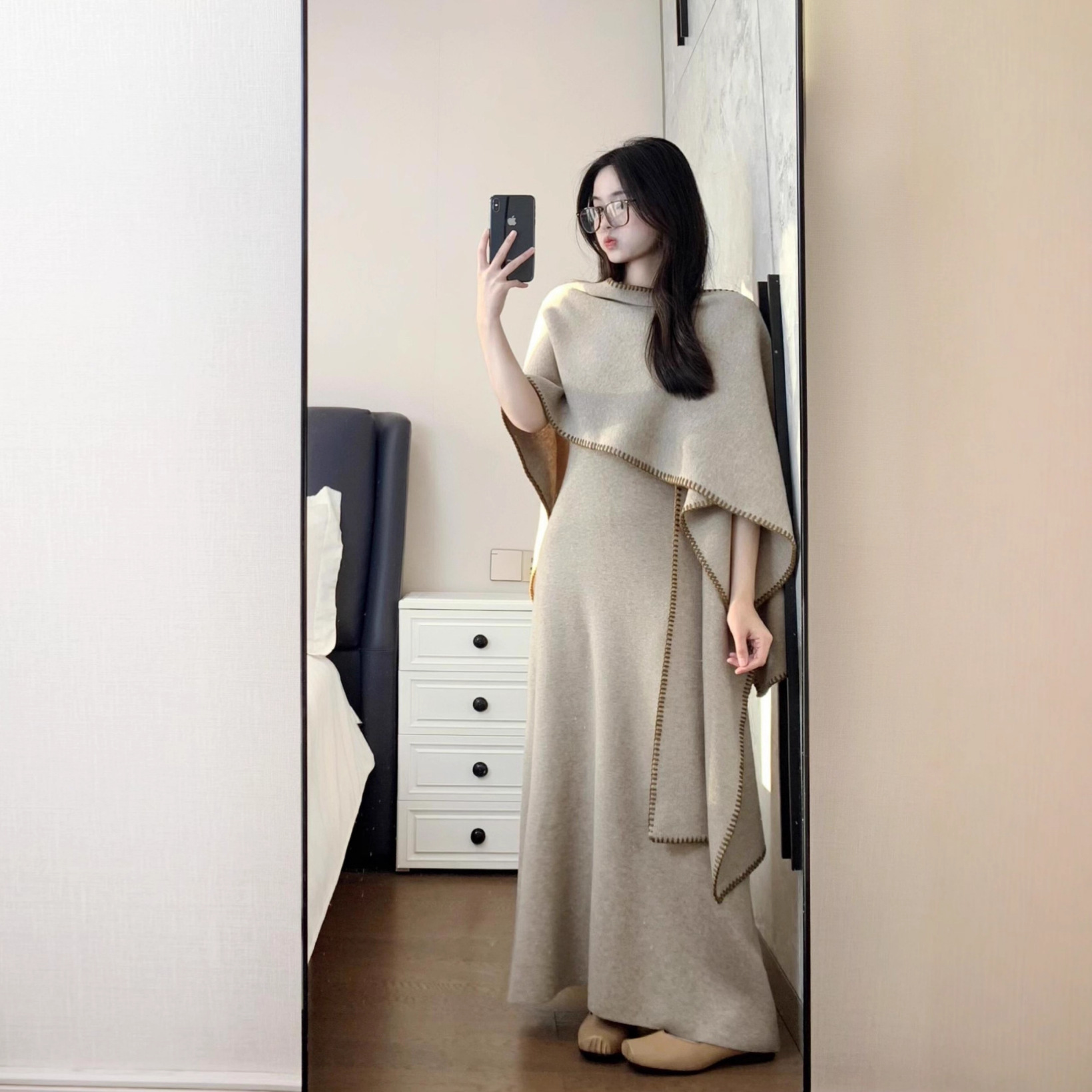 3182清冷贵气感简单大方高级感穿搭气质驼色披肩连衣裙套装女秋季