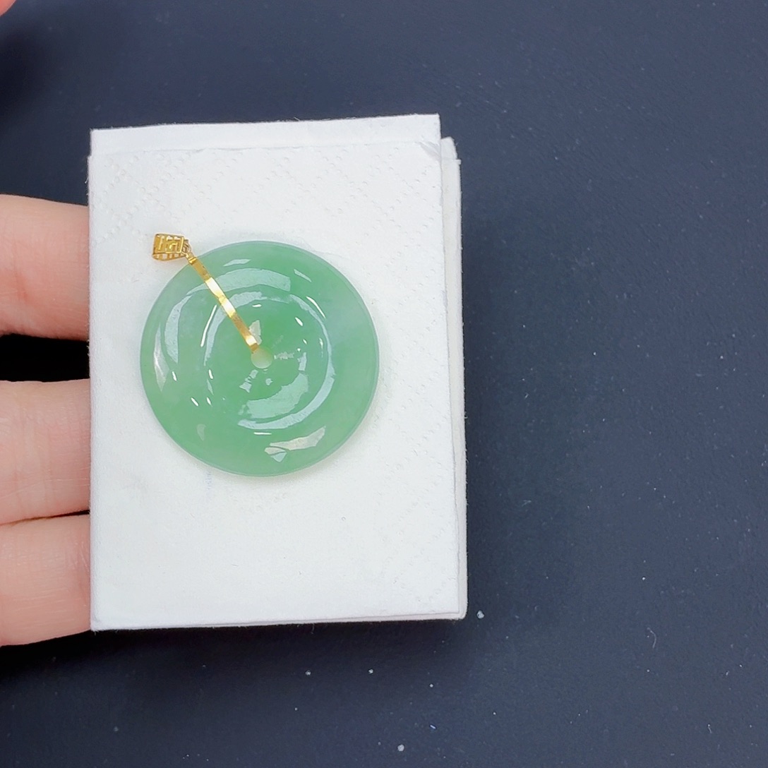 翡翠18K金镶嵌颈饰平安扣吊坠