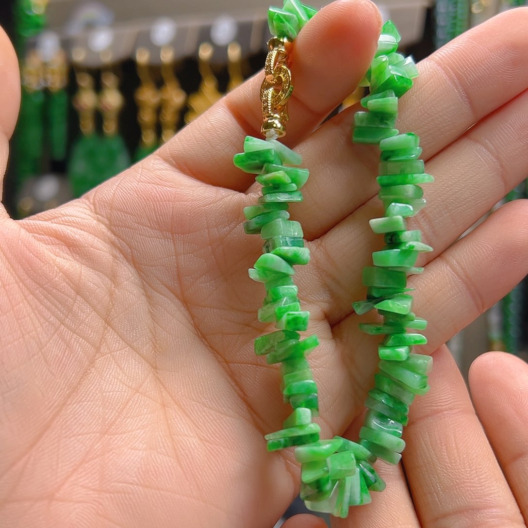 未镶嵌翡翠耳饰翡翠