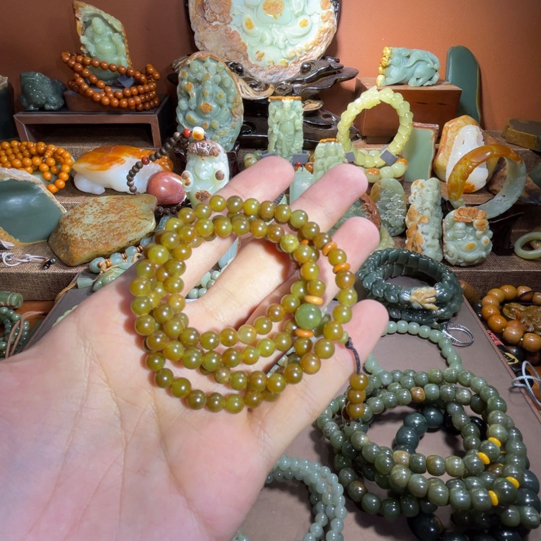 透闪石质玉108 卡6段树林未镶嵌