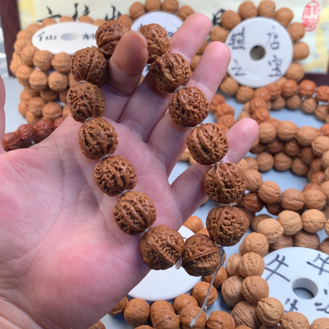 文玩核桃手串麻花