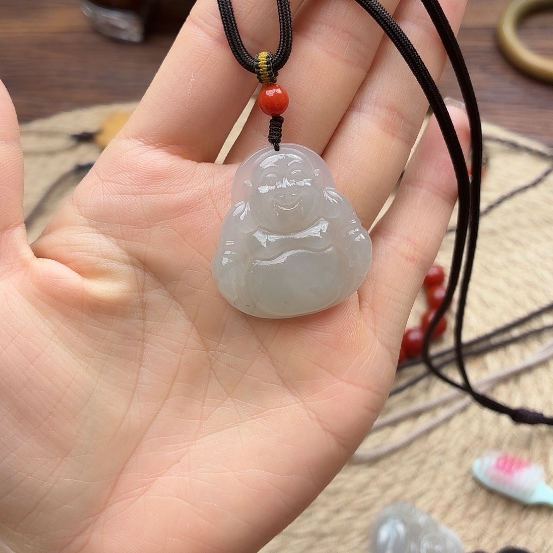 兑***轩和田玉未镶嵌颈饰