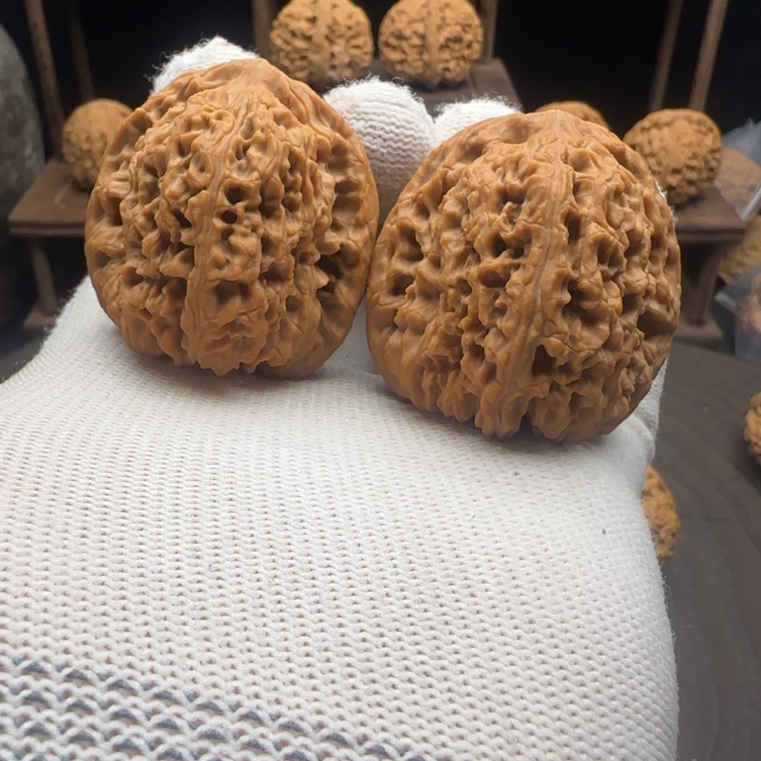 文玩核桃吊坠43高炮  51克