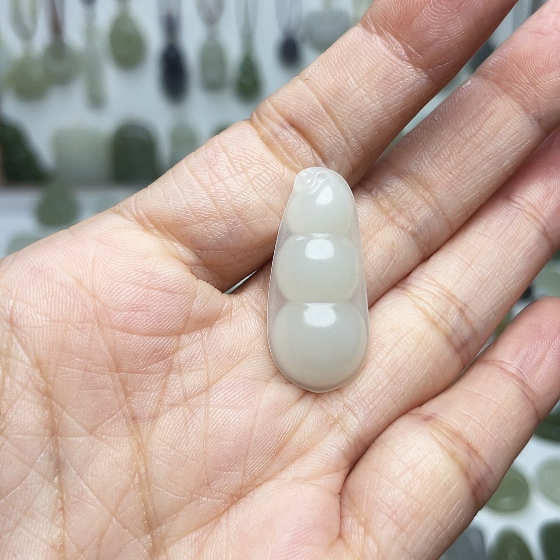 颈饰未镶嵌和田玉