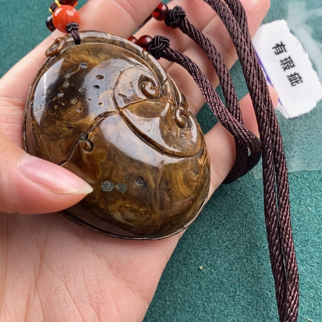 琥珀珠宝奇石未镶嵌