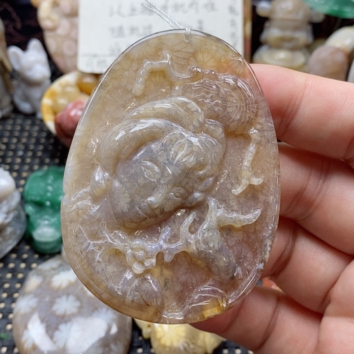 硅化珊瑚（珊瑚玉）颈饰未镶嵌