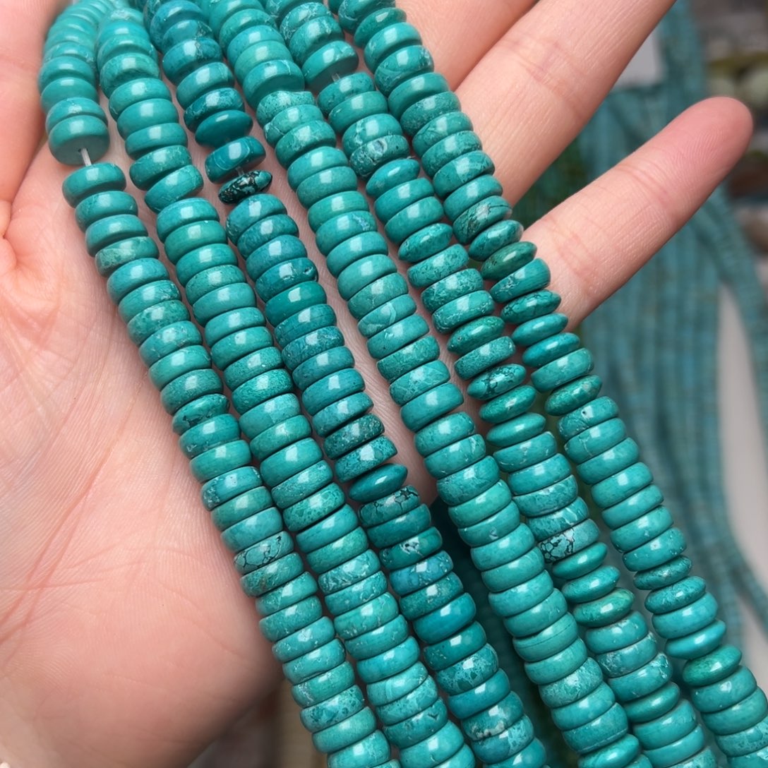 玛瑙/玉髓合金珠宝半成品K443。8.5mm青草绿直切隔片一条