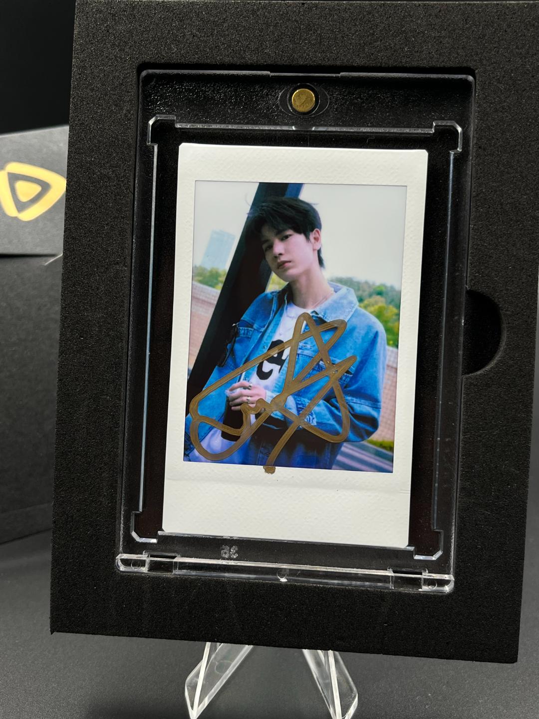 校园白月光 张凌赫三寸正品签名拍立得照片