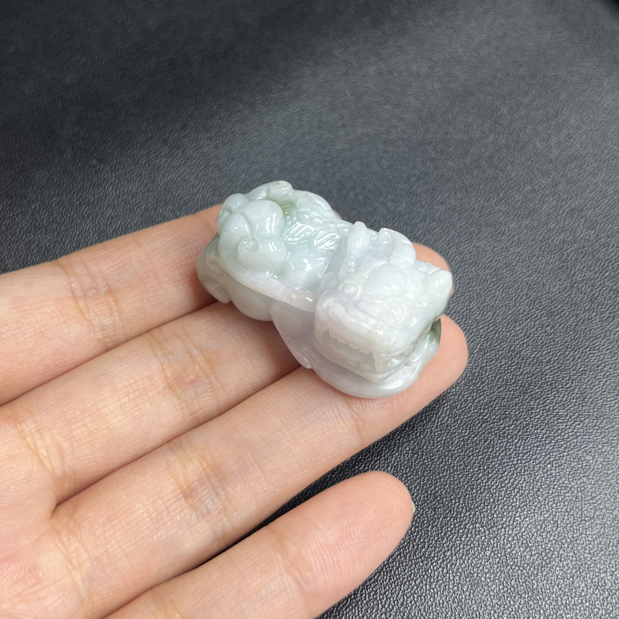 于于珠宝-天然A货缅甸翡翠飘花貔貅玉石吊坠36.2×20.9×16