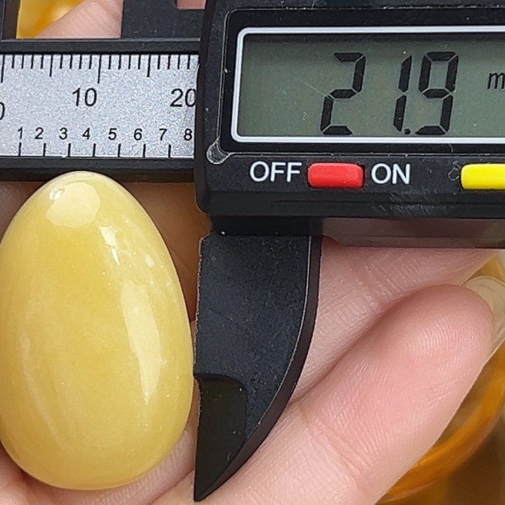 蜜蜡未镶嵌裸石微瑕75