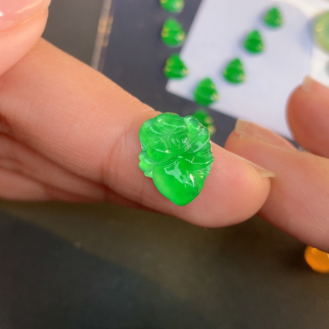 翡翠裸石13.32-10.8-1.98