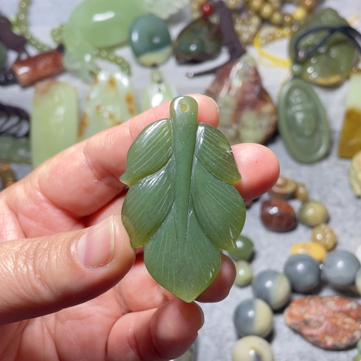 【闪购商品】未镶嵌蛇纹石玉挂件