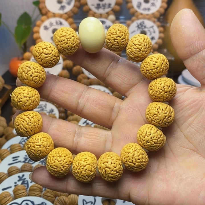 【闪购商品】一**前桃核雕刻手串手链