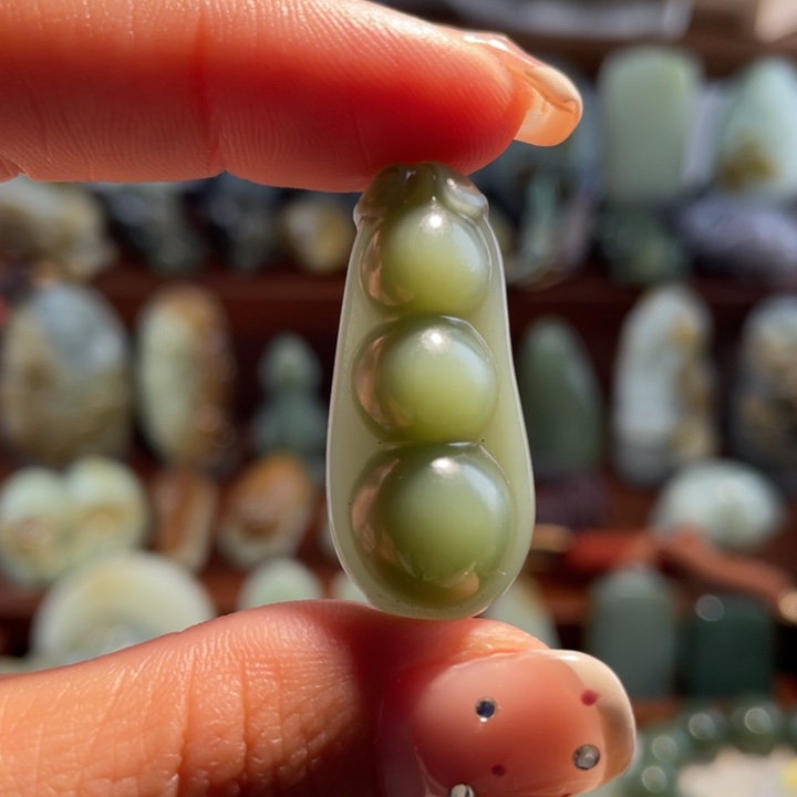 和田玉颈饰未镶嵌吊坠