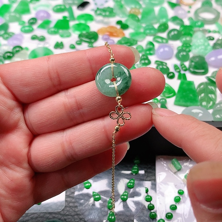 翡翠颈饰未镶嵌翡翠