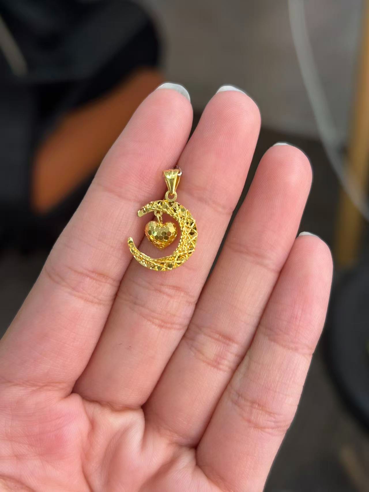 足金999  鱼鳞爱心月亮吊坠