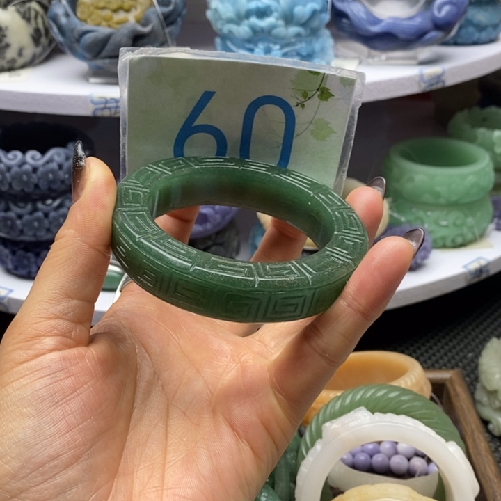 未镶嵌手镯石英岩玉