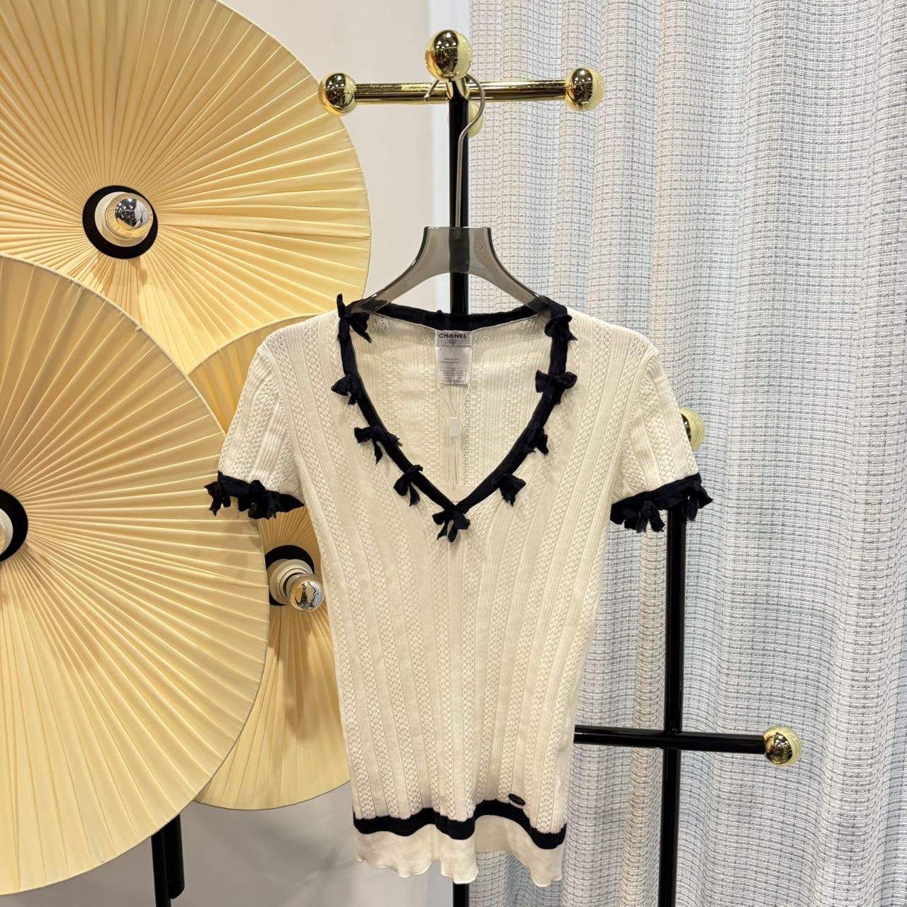 95新 Chanel/香奈儿 06年春夏系列蓝色蝴蝶结V领滚边短袖上衣40码