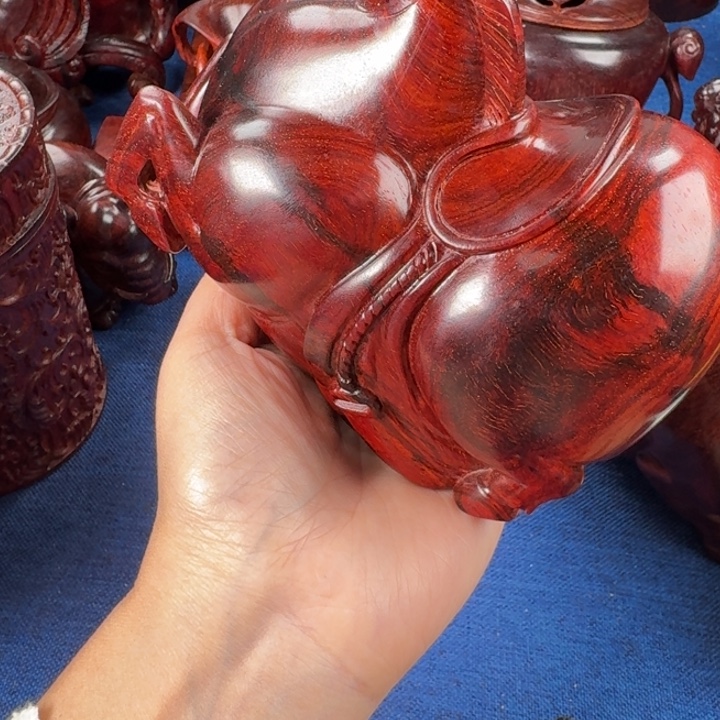 用***8把件小叶紫檀唐马