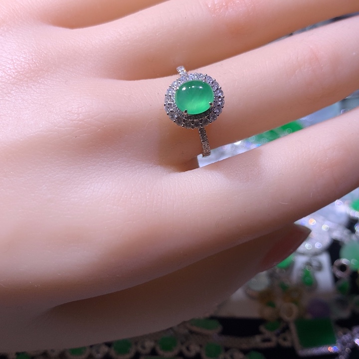 翡翠戒指18K金镶嵌