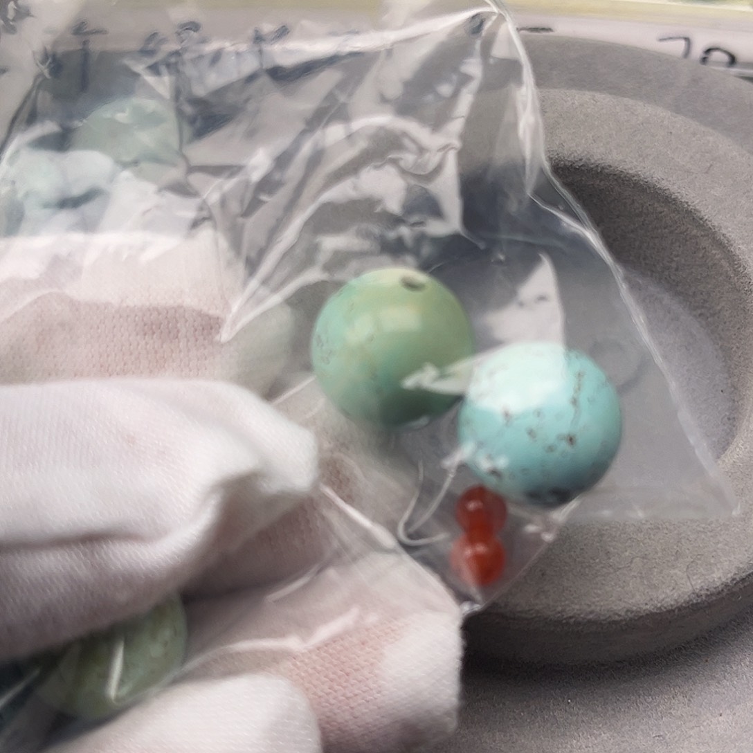 南红玛瑙配饰未镶嵌向*