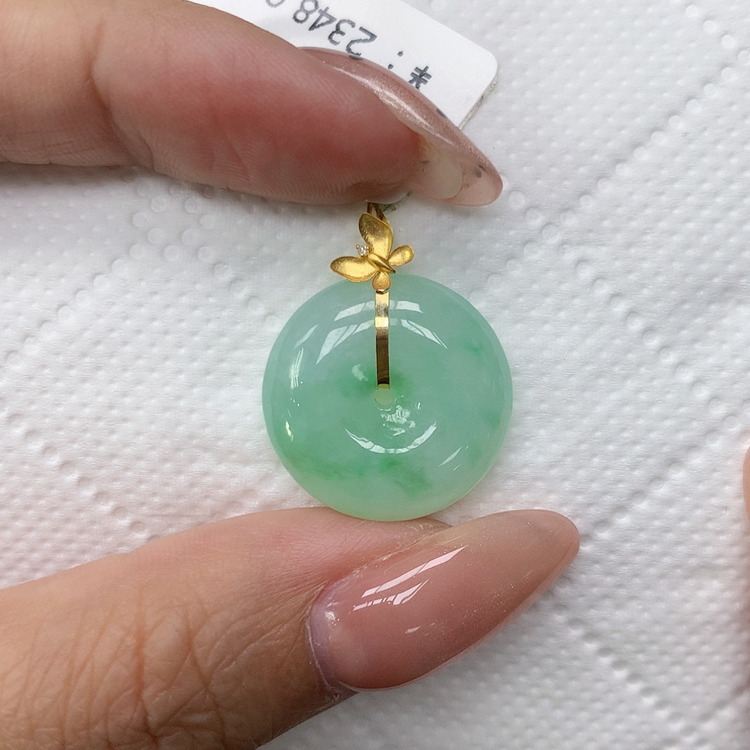 颈饰18K金镶嵌翡翠