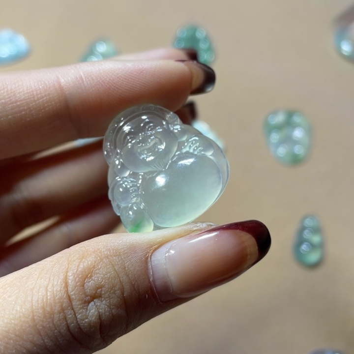 翡翠颈饰未镶嵌财爷爷