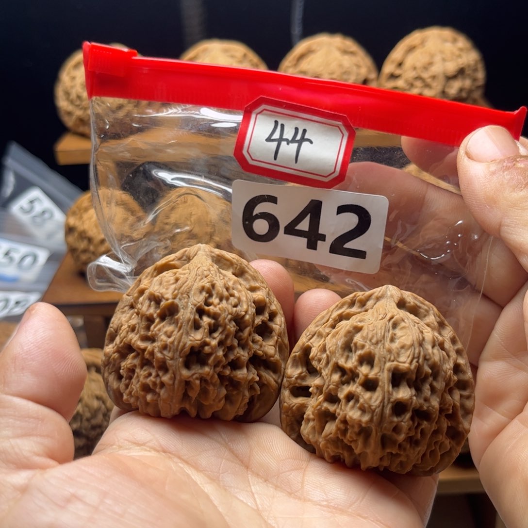 吊坠文玩核桃三角将44