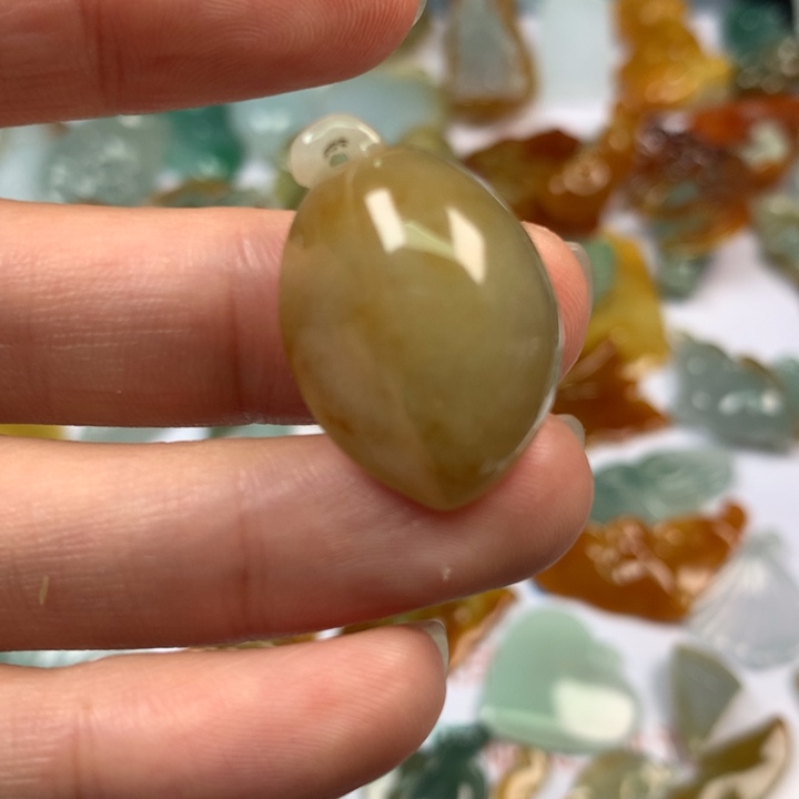 翡翠未镶嵌颈饰翡翠