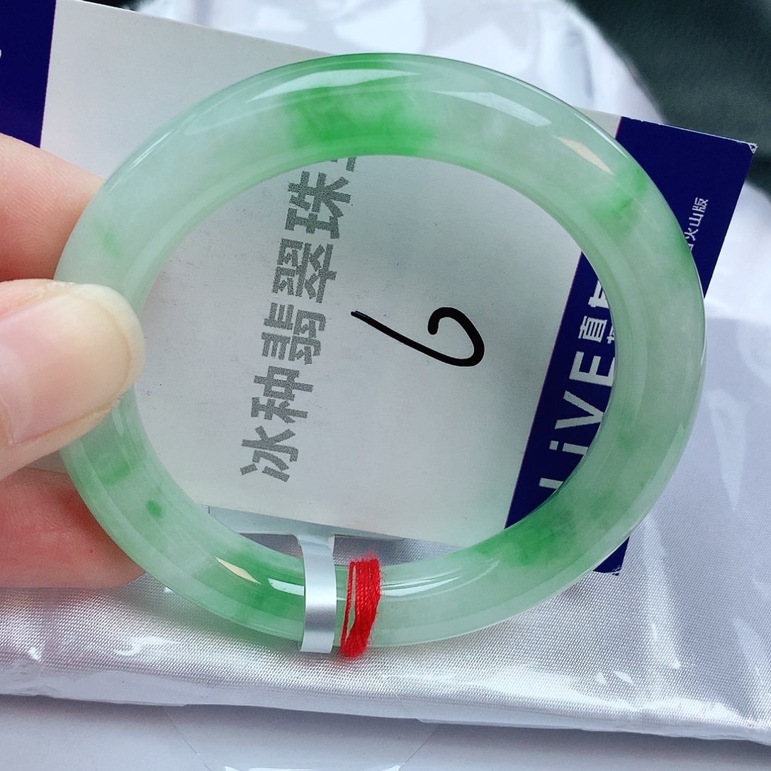 翡翠手镯未镶嵌缅甸天然A货翡翠手镯