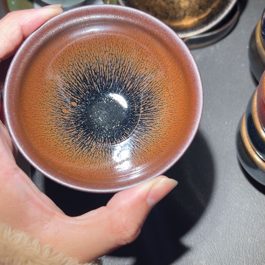 茶盏这个点就困着看电视看