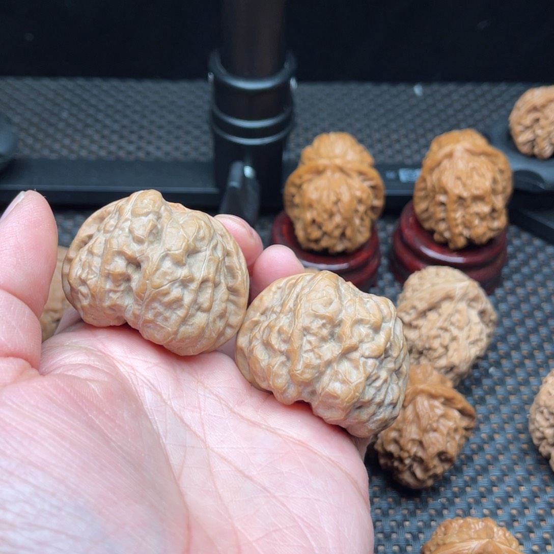 文玩核桃吊坠小*灰44尺蛤蟆头