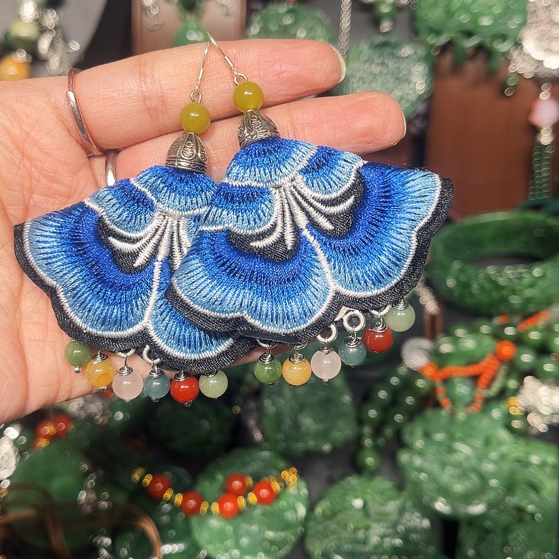 颈饰未镶嵌和田玉（糖玉）