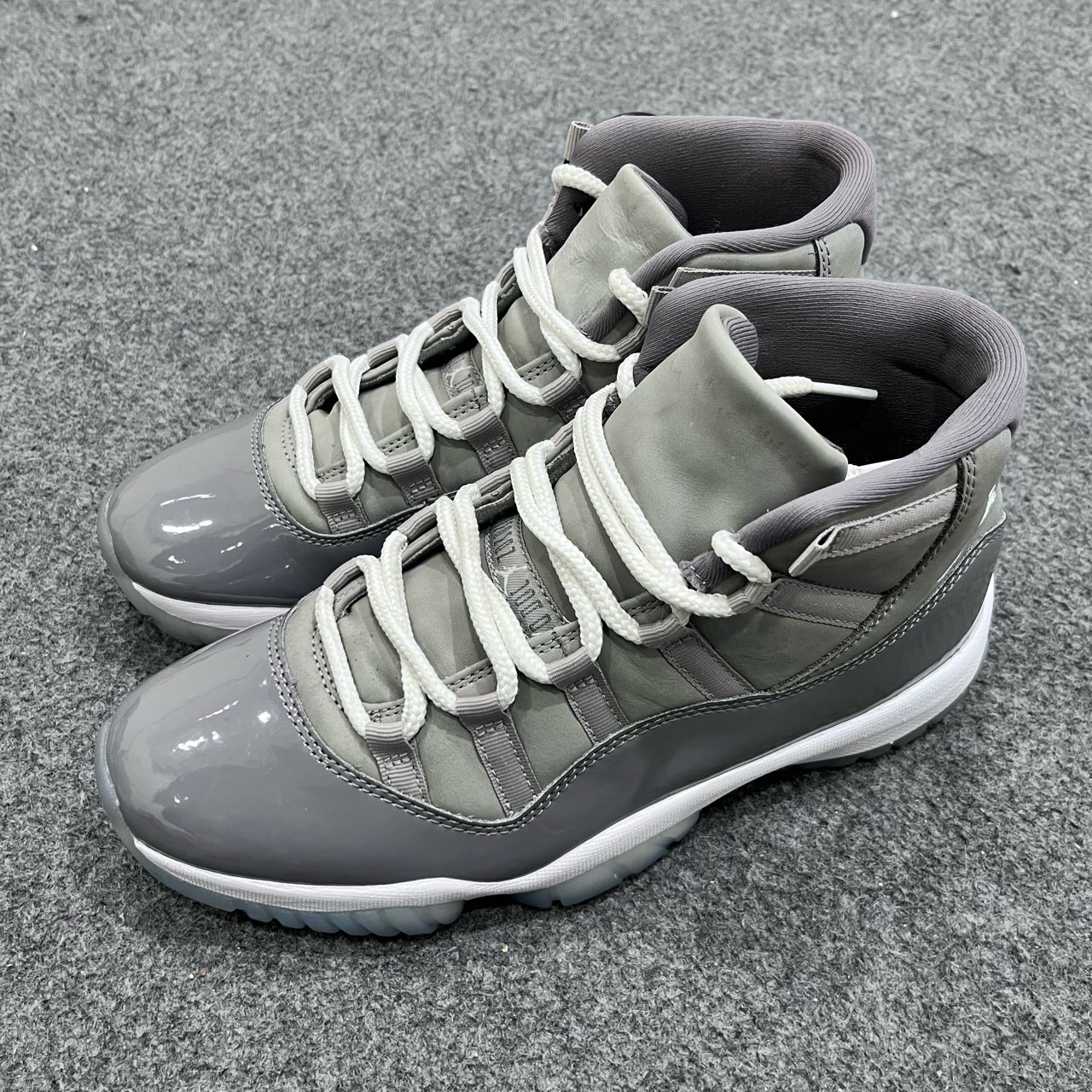 95新 MM6 11代酷灰 43码原盒 WW0805